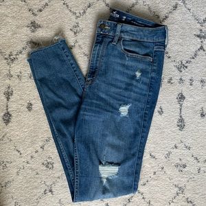 Hollister - Ultra High Rise Skinny Jean